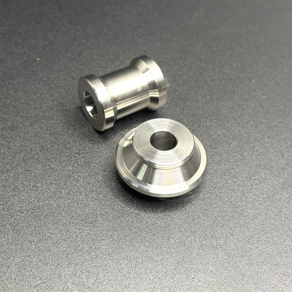 Canh bánh trước Sirius thương hiệu TPS inox 304, sài lại phốt zin giúp tạo điểm nhấn cho xe máy