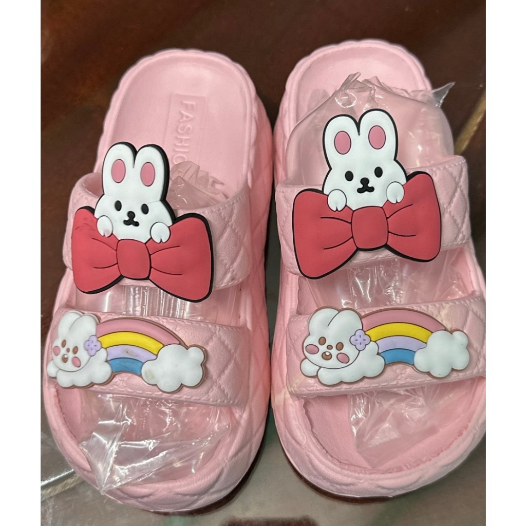 Dép bánh mì cho bé gái hình thỏ cầu vồng siêu dễ thương, dép 2 quai chống nước đế cao siêu nhẹ và mềm - PHOM TO LÙI SIZE