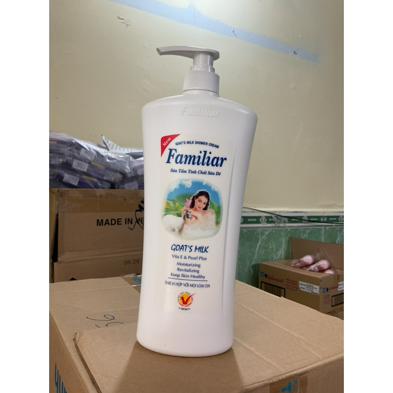 Sữa Tắm Trắng Da Familiar Tinh Chất Sữa Dê chai 1000ml