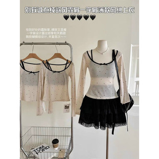 Áo thun chấm bi dài tay hở vai cute