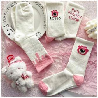 Vớ Tất Gấu Dâu, Hoạt Hình Dễ Thương, Cotton Cao Cổ, Đến Bắp Chân Cho Nữ, Trẻ Trung, Dày Dặn
