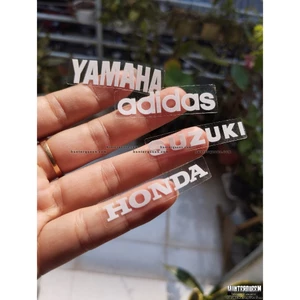 Logo mini chữ trắng nền trong suốt, cực kì nét, dán biển số xe. Decal tem in UV cao cấp, sắc nét logo hãng nổi tiếng