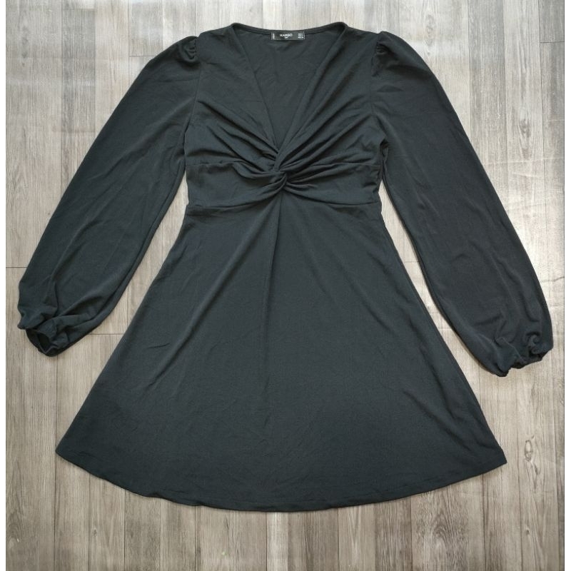 (Sale) Đầm đen tay dài Mng0 dư xịn