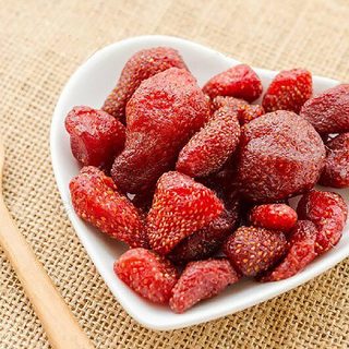 Mứt dâu tây sấy dẻo Hải Long (150G) đỏ mọng may mắn, quà tặng Tết ngọt ngào đầy tinh tế nhất | HẢI LONG