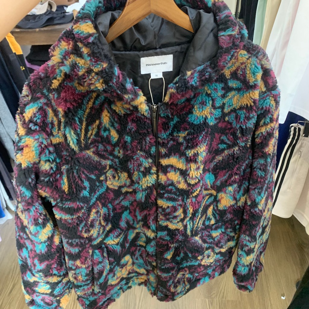 Áo khoác lông vũ chính hãng Thisisneverthat Floral Faux Fur Áo khoác lông vũ chính hãng Thisisneverthat Floral Faux Fur