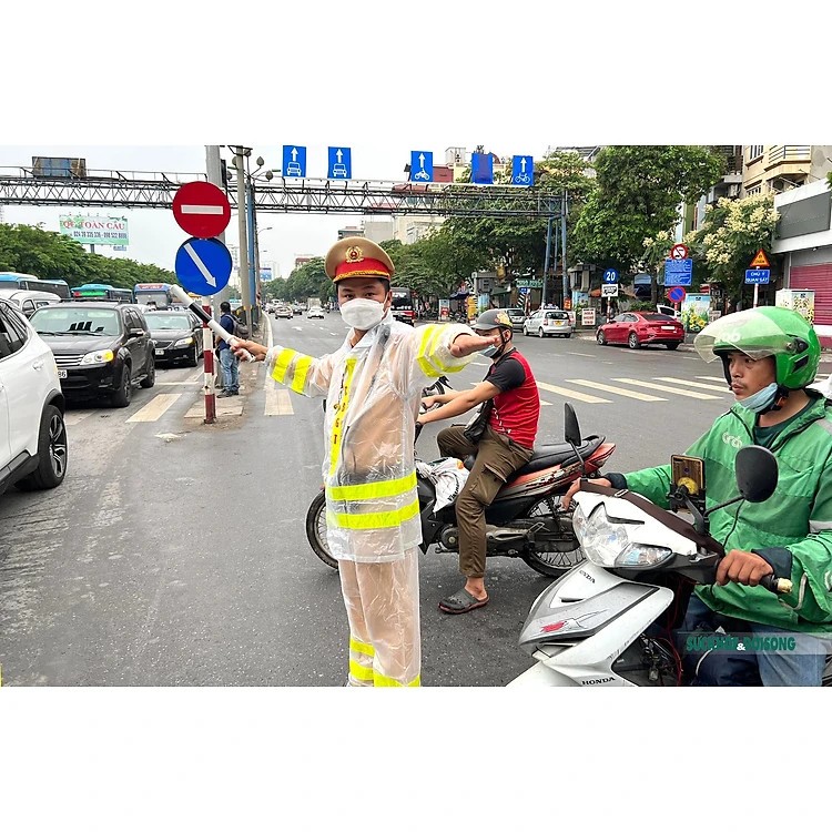 Áo Mưa Bộ (CSGT) Cảnh Sát Giao Thông, Có Phản Quang Trong Suốt | Shopee ...