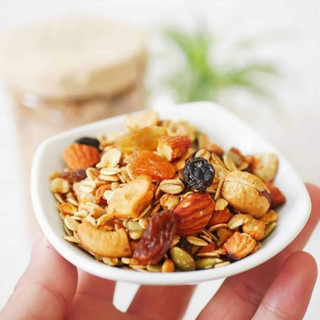 Granola mix hạt dinh dưỡng Hải Long (450G) ngũ cốc giảm cân, quà tặng Tết cho phái đẹp xinh xắn | HẢI LONG