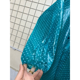 ( ÁO MƯA CHẤT DẺO DAI - CÓ KHOÁ ) Áo mưa bộ hình chấm bi, chất liệu nhựa Pvc dẻo dai rất dày