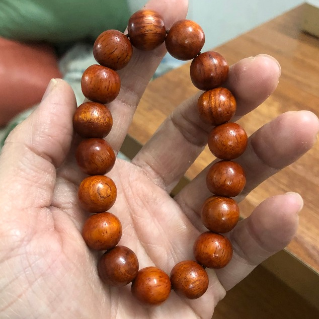 Vòng tay gỗ Hương Đỏ Mang May Mắn Bình An Tài Lộc Trừ Tà giá Thanh Lý Xưởng Dọn Kho