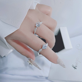 Nhẫn nữ bạcLopa , dáng nhẫn vắt khấc đính đá lấp lánh tinh tế bạc Lopa