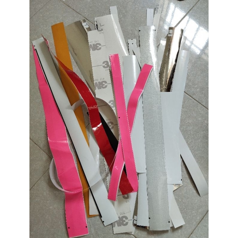 100gr Decal vụn dán trang trí Tổng hợp nhiều loại decal vụn trong quá trình làm. Decal phản quang 3M, Crom,...Chống nước
