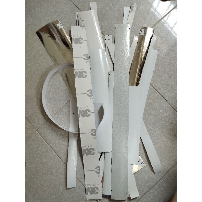 100gr Decal vụn dán trang trí Tổng hợp nhiều loại decal vụn trong quá trình làm. Decal phản quang 3M, Crom,...Chống nước