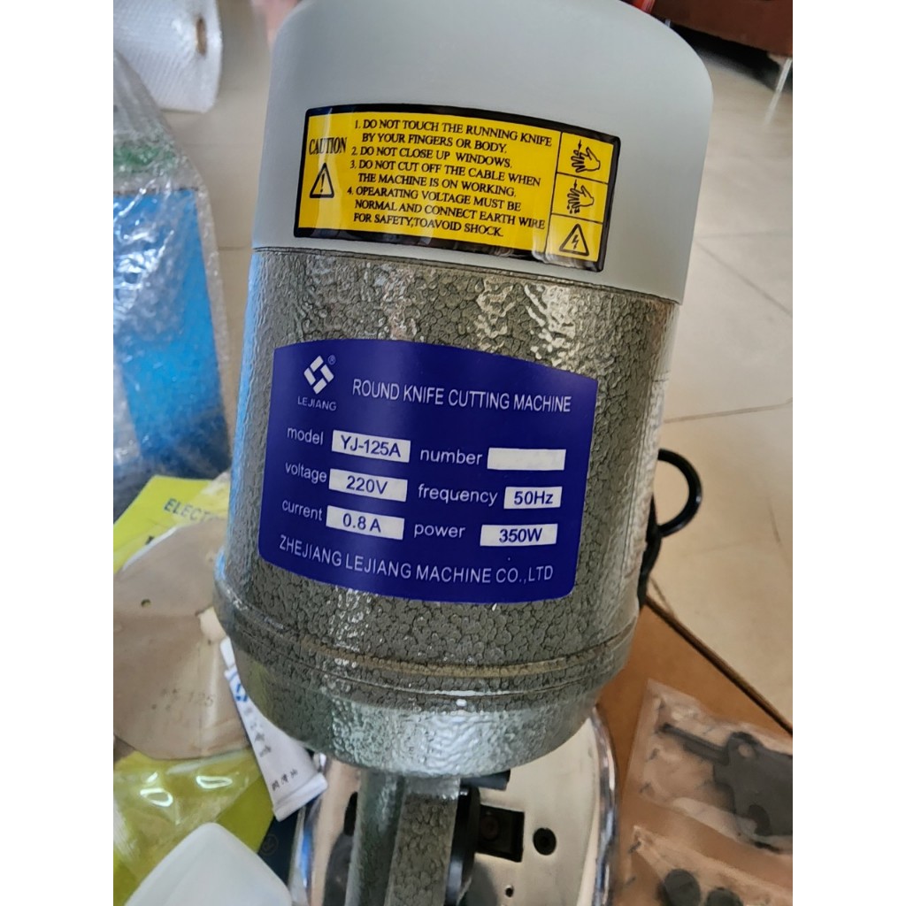Máy Cắt Vải Cầm Tay Lejiang YJ-110A YJ-125A – Tặng Kèm Lưỡi Dao Thay Thế