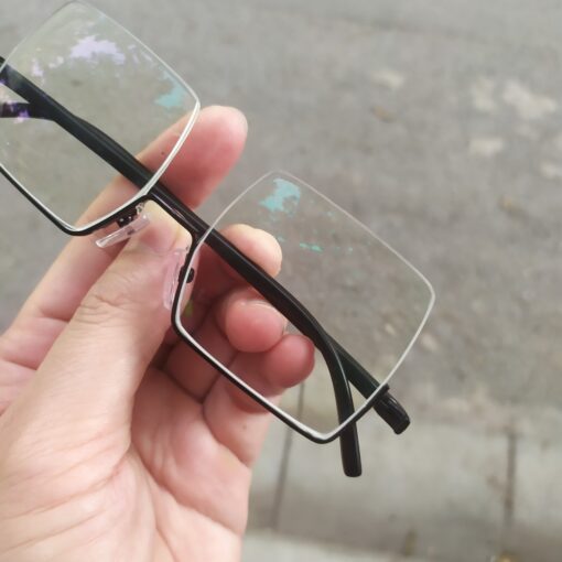 Kính cận chơi bida vk82