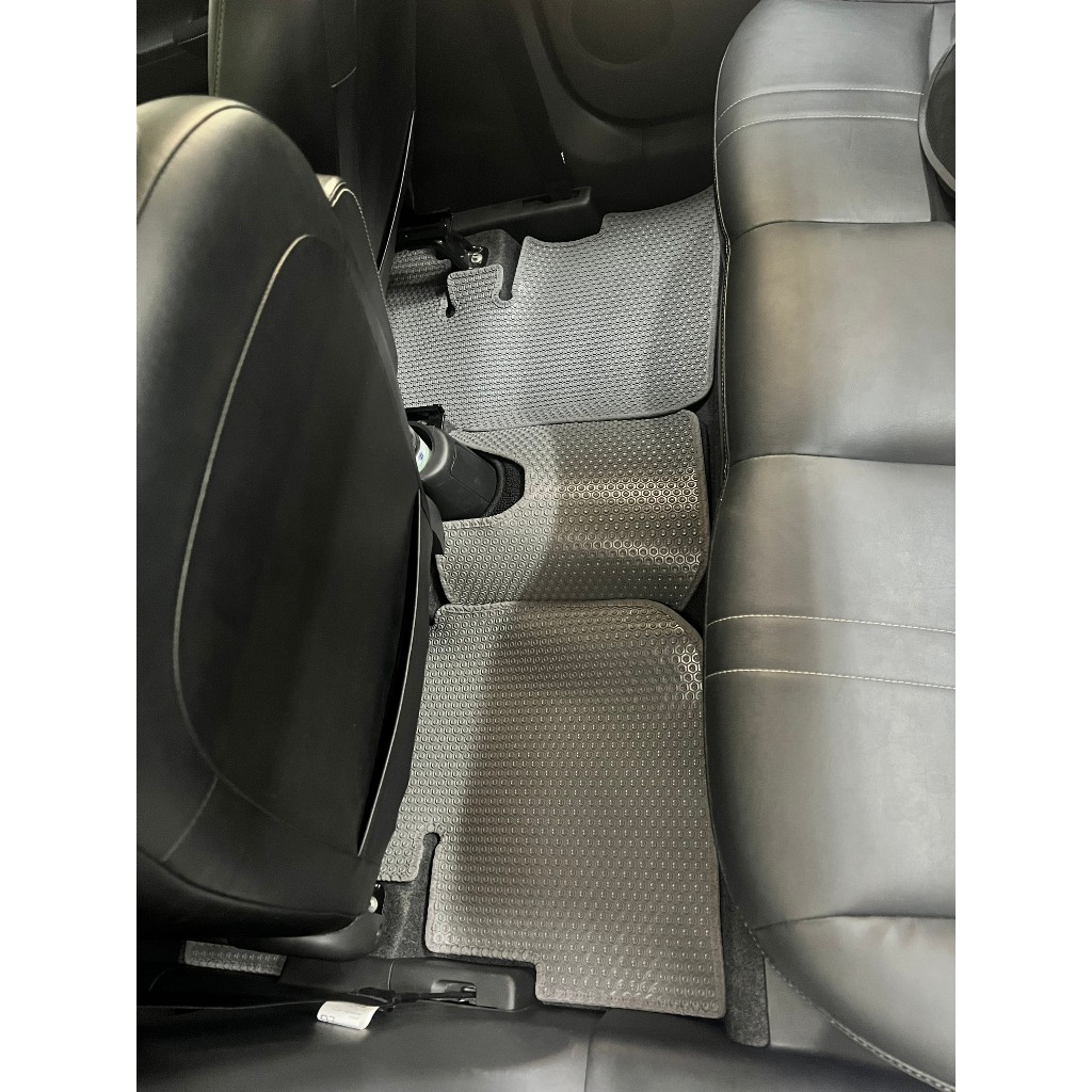 Thảm lót ô tô KATA cho xe Mitsubishi Attrage (2016-2024) - Khít với sàn, Chống trơn, Không mùi, Không ẩm mốc