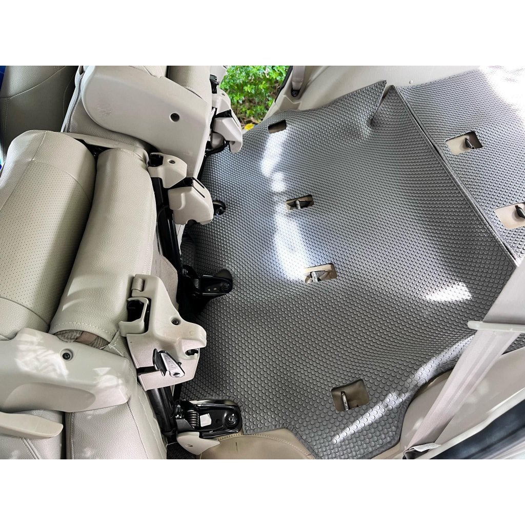Thảm lót ô tô KATA cho xe Toyota Fortuner (2006 - 2016) - Khít với sàn, Chống trơn, Không mùi, Không ẩm mốc