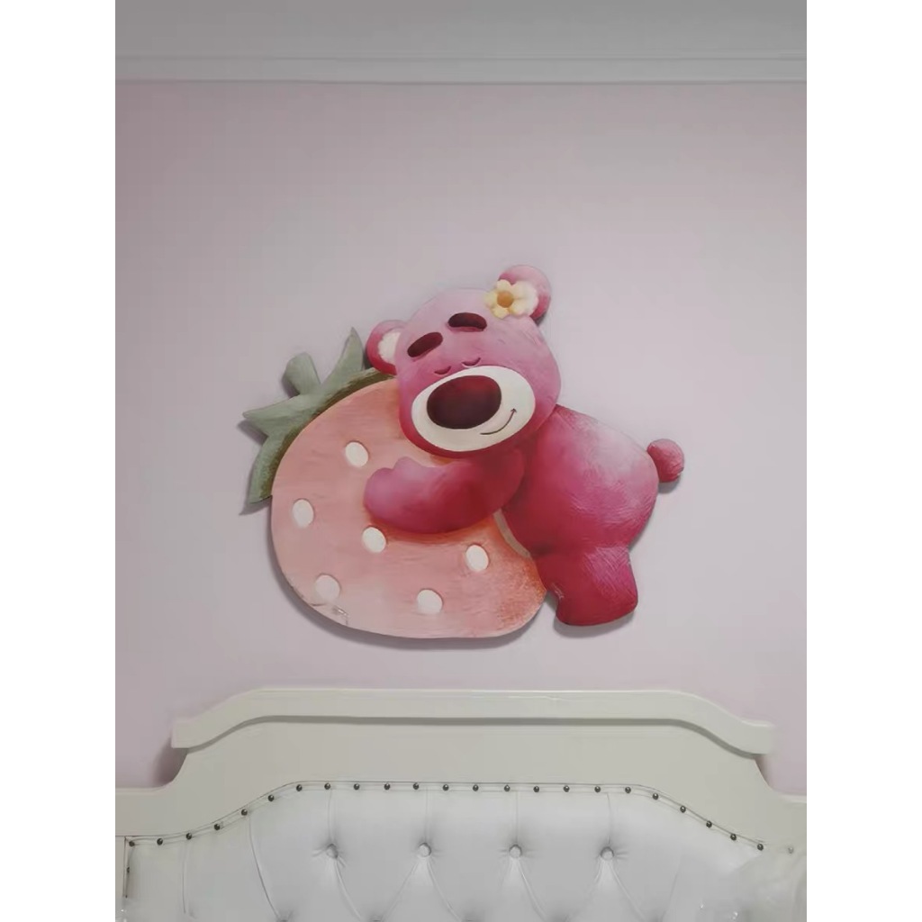 Tranh decor gấu dâu treo phòng ngủ cho bé màu hồng, đáng yêu, decor nhà trẻ, cafe kid