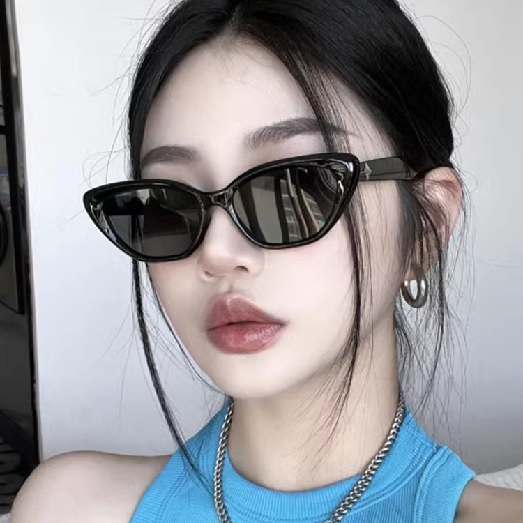 Kính mắt râm  nam nữ thời trang mắt mèo phong cách siêu ngầu đi nắng mẫu mới hàn quốc KTT2