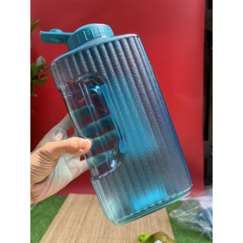 Bình nước Lock&Lock 2.1Lít (giao màu ngẫu nhiên)