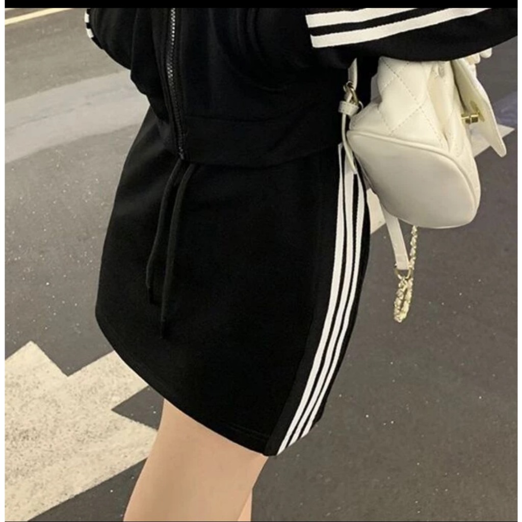 Set bộ thể thao Áo crotop cộc tay phối chân váy sọc chất umi ĐEN VÀ TRẮNG [BIGSIZE] MS30