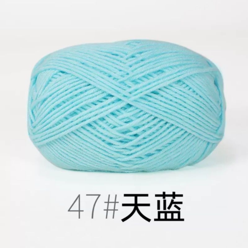 47 _ xanh trắng