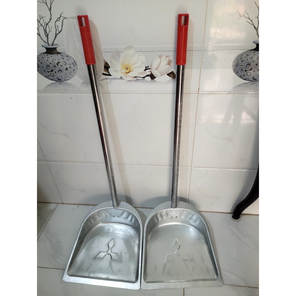 Ky hốt rác bằng sắt cán INOX | Shopee Việt Nam
