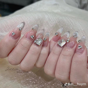 Nailbox nail thiết kế , mẫu thạch mắt mèo đính đá , nail thiết kế hàn nhật trung