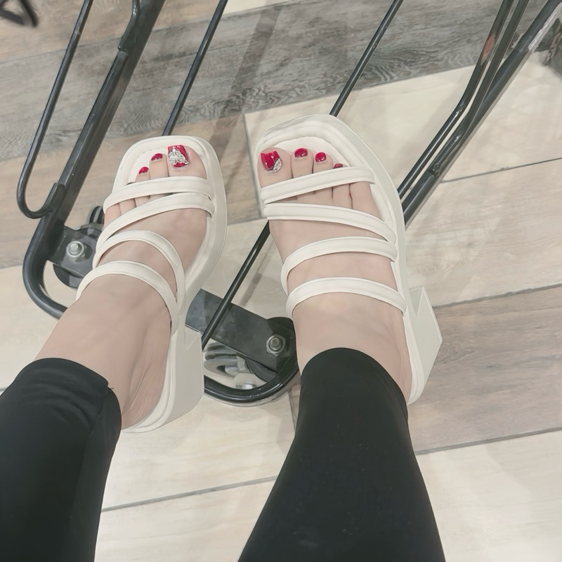 Dép xuồng quai dây da bản ngang chắc chắn mã 2323 da mềm cao 8,5cm