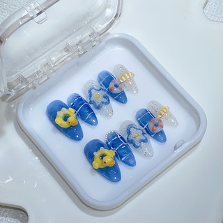 Nailbox thiết kế thủ công bé vịt tắm biển form ngắn được đổi form