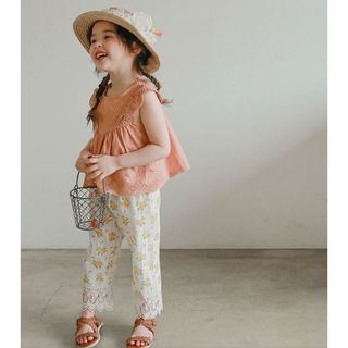 𝐀𝐩𝐫𝐢𝐥 𝐛𝐞́𝐛𝐞́ - Strawberry Áo bé gái linen mùa hè sát nách ren thêu hoạ tiết vintage