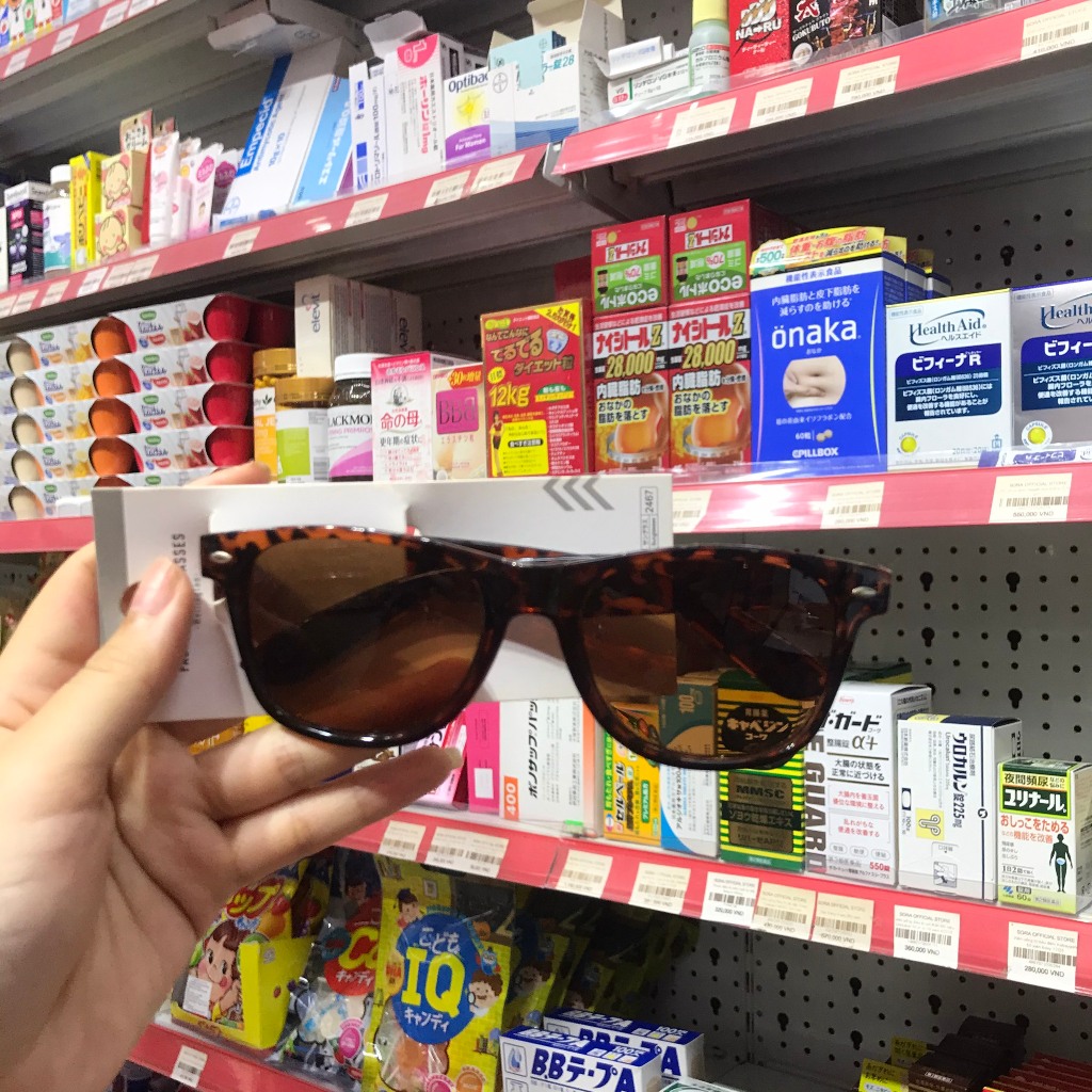 Kính mắt chống tia UV, ngăn ngừa bụi bẩn Daiso Nhật Bản | Shopee Việt Nam
