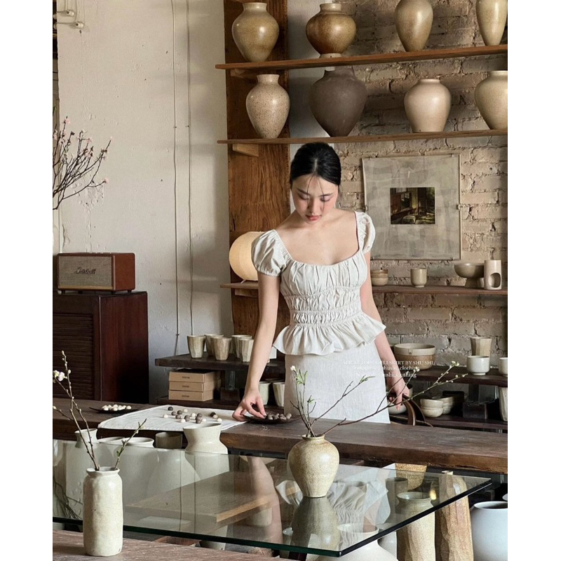 Áo linen tay bồng bo nhún ALICIA TOP