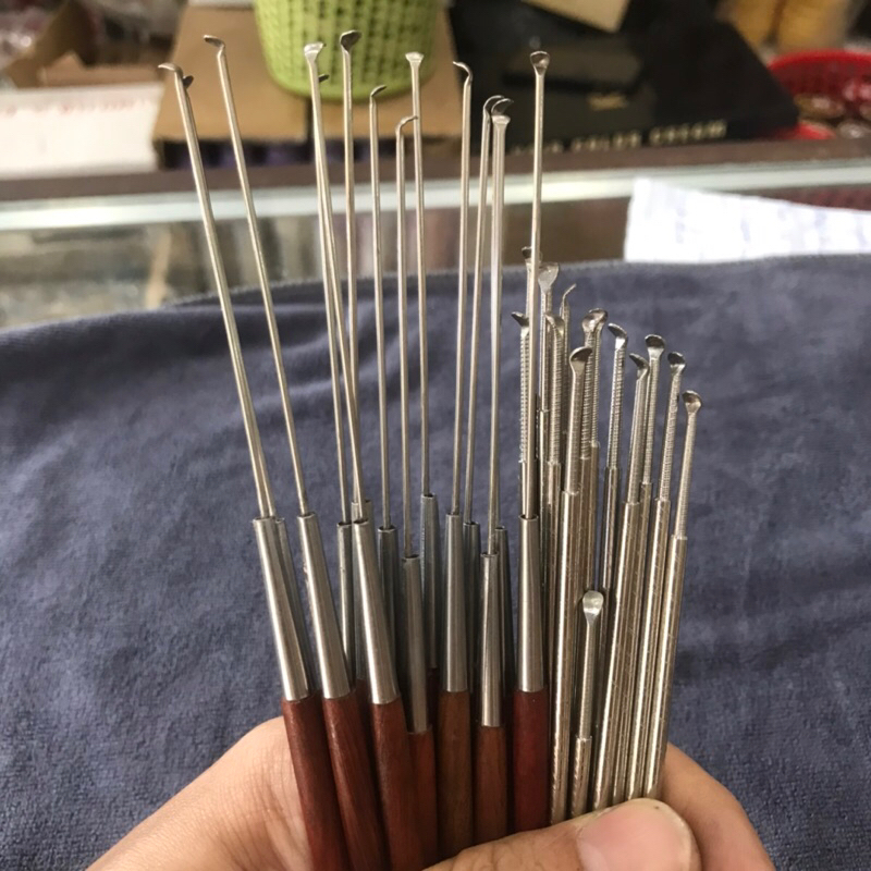 Cây Móc Tai -Ngoáy Tai Lấy Ráy Tai Bằng inox,Cán Gỗ | Shopee Việt Nam