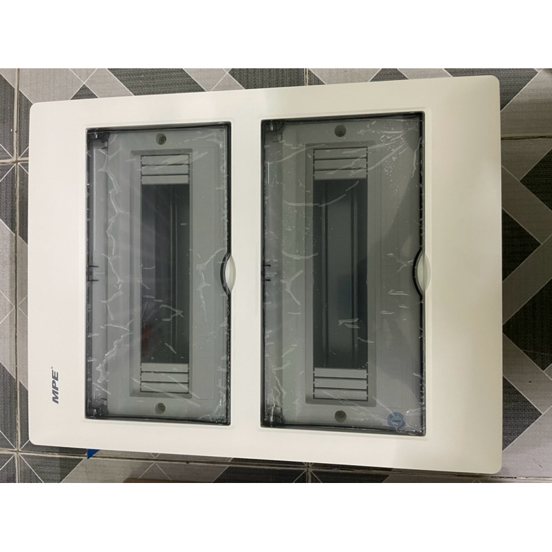 Tủ điện âm tường chứa MCB có 24 line chính hãng MPE lưng sắt TS-24 ...