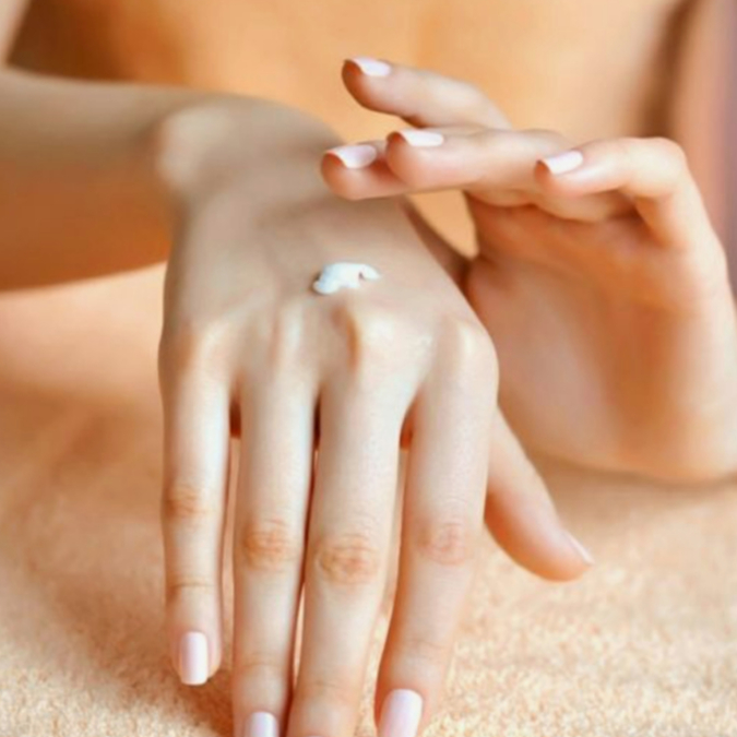 Kem dưỡng da tay Reihaku Hatomugi Moisturizing The Hand Cream ( 65g)