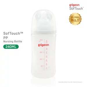 Bình Sữa Pigeon Cổ Rộng 240ml PP Plus Núm Đi Kèm Theo Bình Size M ( 4- 6 tháng)