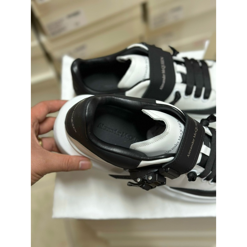 ⚡️[Hight Quality] Giày Sneaker Nam Nữ Alexander Mc Queen - Phối Màu Black And White Điểm Nhấn Quai Đen Cao Cấp -Full Box