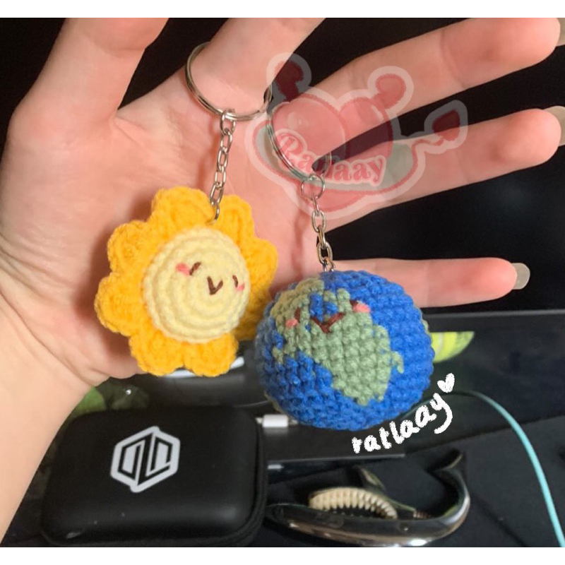 [ĐỌC KĨ MÔ TẢ] Móc khoá len handmade Trái Đất và Mặt Trời 🌎🌞