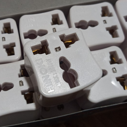 Phích cắm (Ổ cắm) chuyển đổi từ 3 chấu sang 2 chấu Hinoki, đầu cắm chuyển đổi tiện dụng, chống cháy