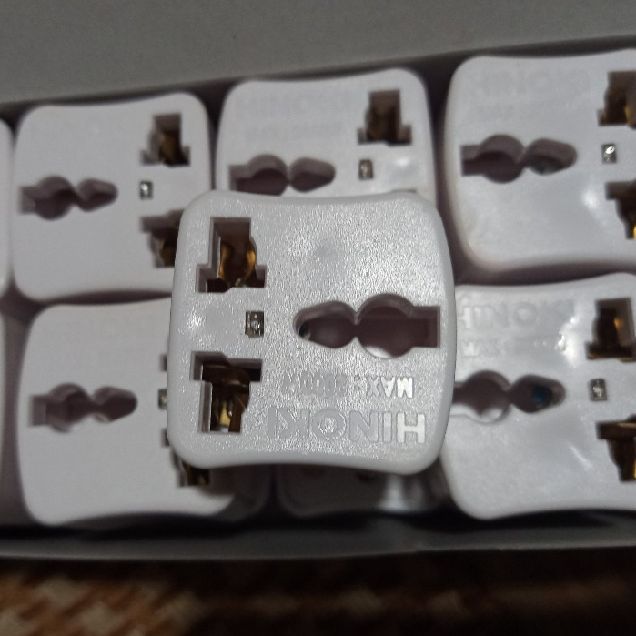 Phích cắm (Ổ cắm) chuyển đổi từ 3 chấu sang 2 chấu Hinoki, đầu cắm chuyển đổi tiện dụng, chống cháy