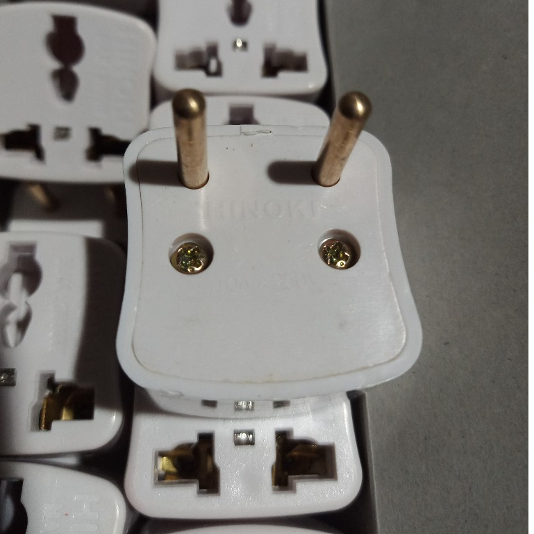 Phích cắm (Ổ cắm) chuyển đổi từ 3 chấu sang 2 chấu Hinoki, đầu cắm chuyển đổi tiện dụng, chống cháy