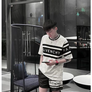 Bộ Đồ Nam Cộc Tay Mặc Hè In GIVENCHI Phối Hai Màu Đen Trắng . Bộ Thể Thao Cho Các Boy Phố Mặc Đi Chơi Đi Chơi Hot 2024Ca