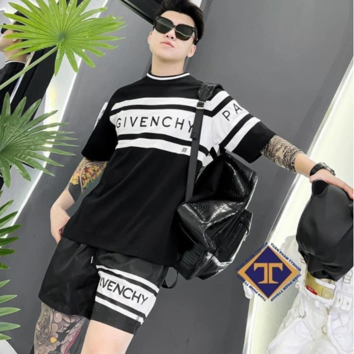 Bộ Đồ Nam Cộc Tay Mặc Hè In GIVENCHI Phối Hai Màu Đen Trắng . Bộ Thể Thao Cho Các Boy Phố Mặc Đi Chơi Đi Chơi Hot 2024Ca