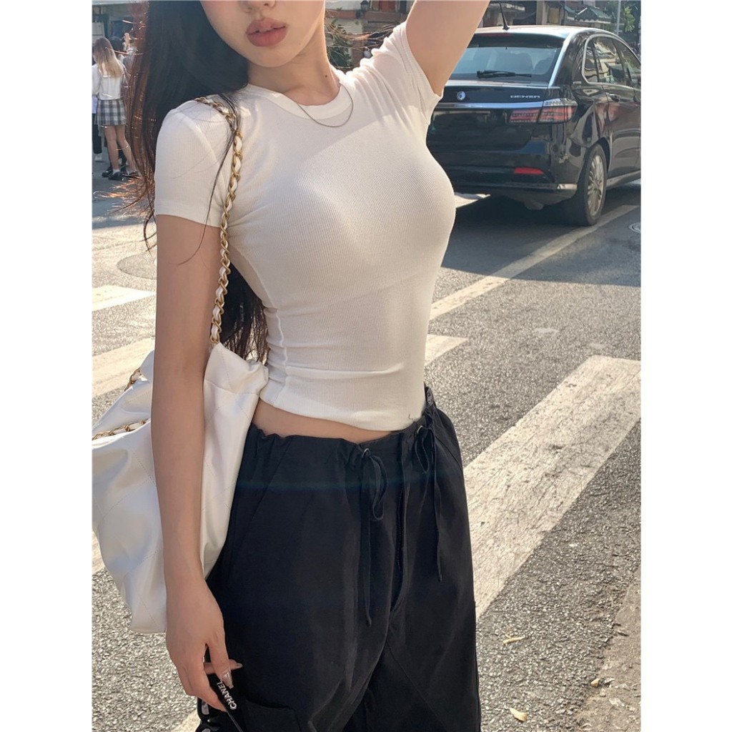 (CÓ SIZE) Áo Croptop Tay Ngắn RANSHI Thiết Kế Cổ Tròn Hai Màu Đen Trắng Style Basic Dễ Phối Đồ Chất Thun Tăm Mát - RA218