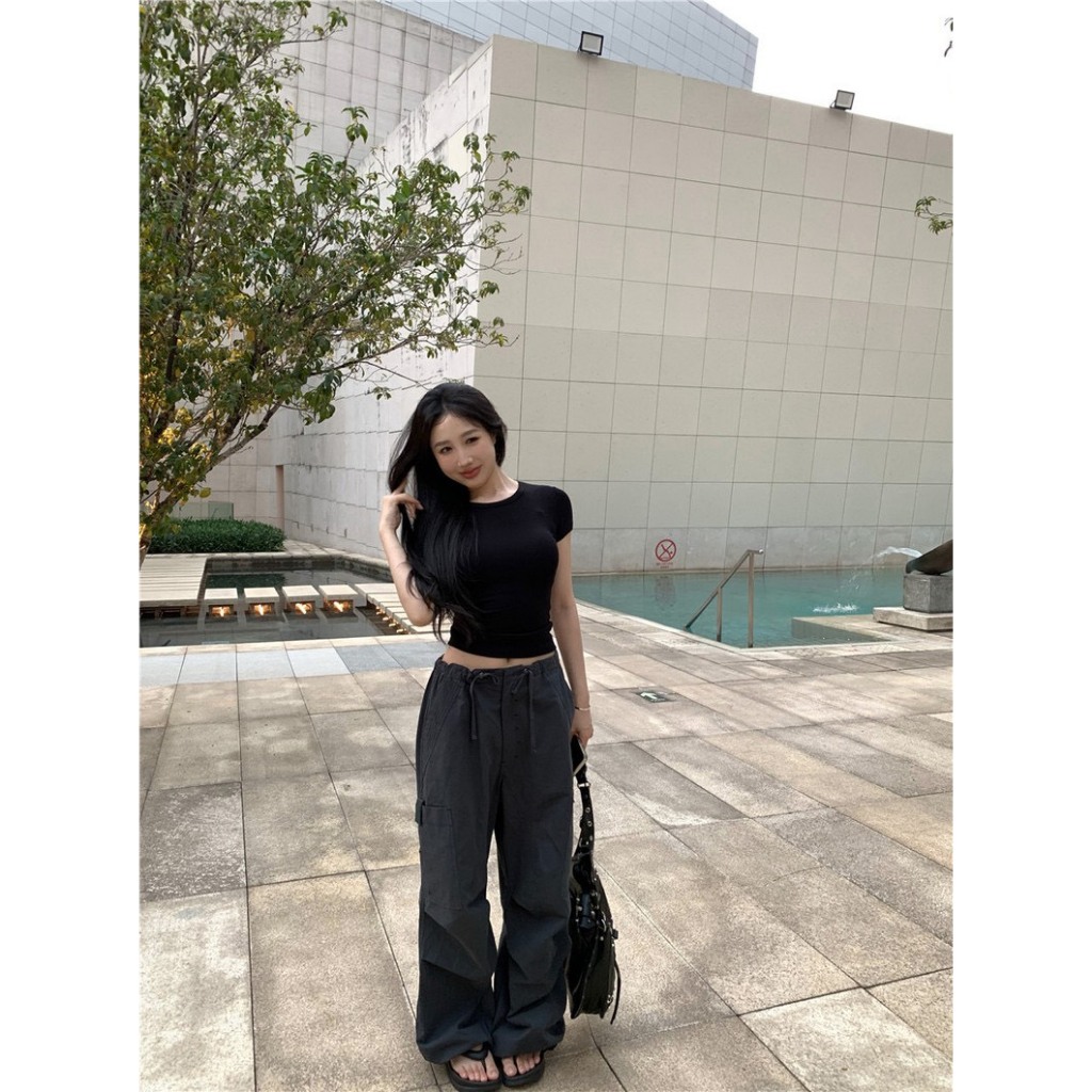 (CÓ SIZE) Áo Croptop Tay Ngắn RANSHI Thiết Kế Cổ Tròn Hai Màu Đen Trắng Style Basic Dễ Phối Đồ Chất Thun Tăm Mát - RA218