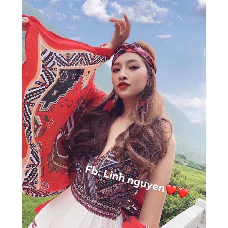 Khăn Choàng boho đi biển hoạ tiết thổ cẩm thời trang du lịch nữa kèm ảnh khách