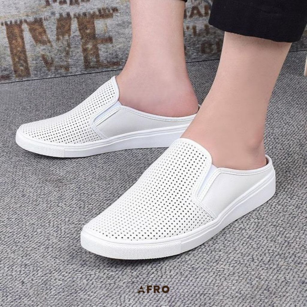 Sục thể thao nam da lỗ Hàn Quốc (2 màu) 8395