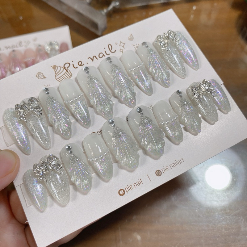 221. nailbox (trăsng) mắt mèo nhũ khổng tước