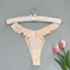 Quần lót lụa lọt khe sexy cạp cao kiểu chữ V