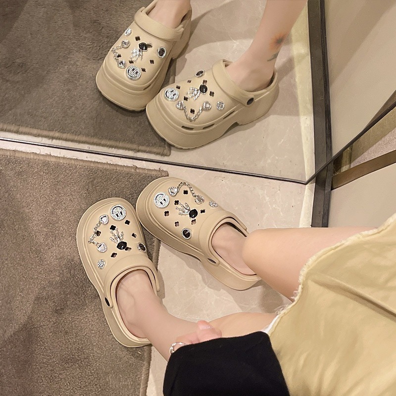 Dép sandal nữ đế cao 7cm đính kèm nhiều sticker dễ thương có lỗ thoáng khí(Mã 1288) | BigBuy360 - bigbuy360.vn